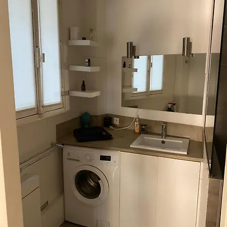 Petit Coin De Paradis 16 * Paris