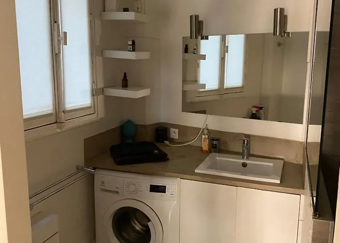 Petit Coin De Paradis 16 * Paris